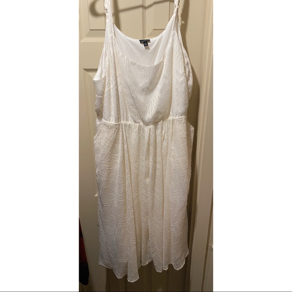 Torrid NWOT Chiffon Chevron Glitter Dress